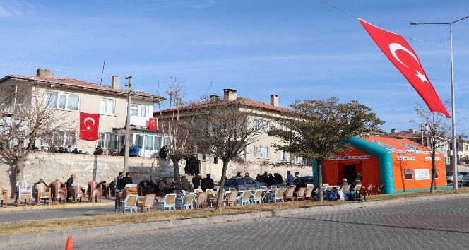 Nevşehirli şehidin mahallesi Türk bayraklarıyla donatıldı