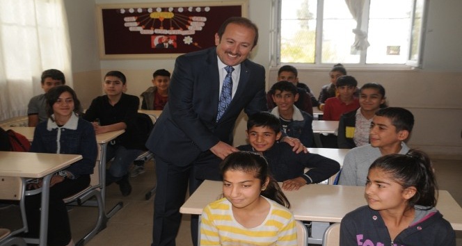 Vali Pehlivan’dan Katran Ortaokulu ve Gençlik Merkezi’ne ziyaret