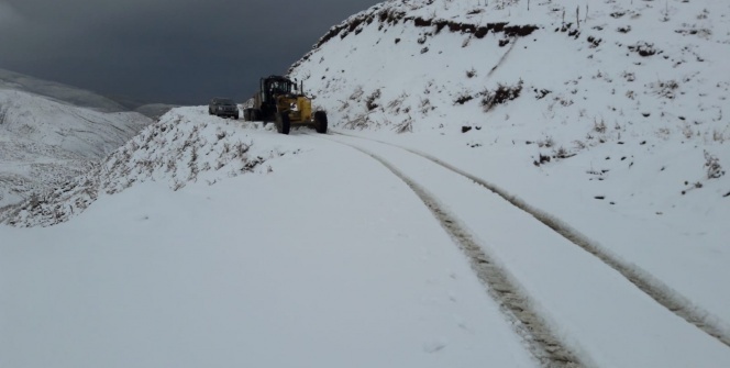 Siirt'te köy yolları ulaşıma kapandı
