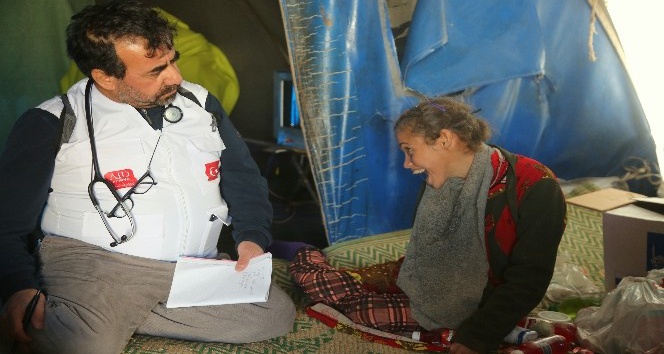 Türk doktorlardan Suriye’ye sağlık desteği