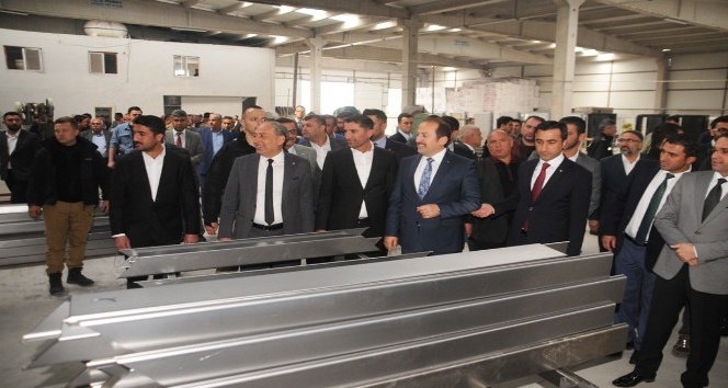 Vali Pehlivan, Cizre OSB’de çelik kapı fabrikasının açılışını gerçekleştirdi