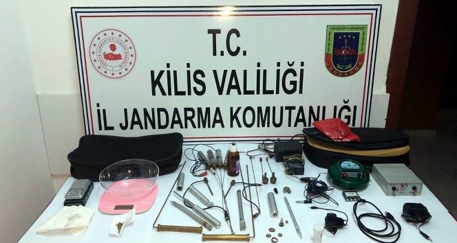 Kaçak kazı yapan kişiye jandarmadan suçüstü