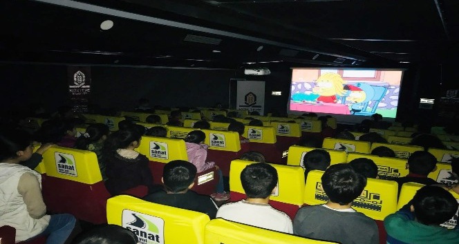 Sinema çocukların ayağına geldi