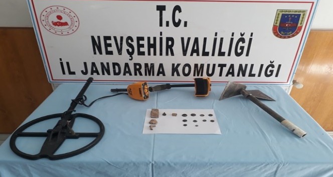 Kapadokya’da kaçak kazı yapan 6 kişi suçüstü yakalandı