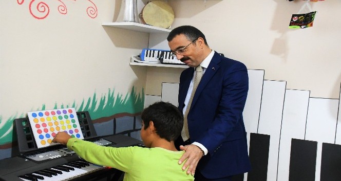 Milas’ta ’Sen Olmadan Asla’ resim sergisi