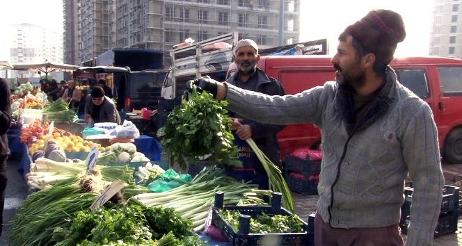 Uygun fiyatlı ürünler semt pazarlarında