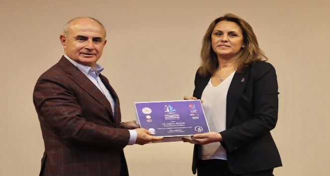 Başkan Akgün, şampiyonları tebrik etti