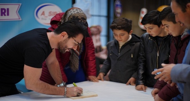 Uğur Arslan, Nevşehir’de kitap fuarına katıldı