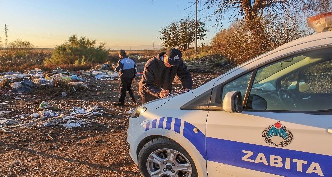 Karacabey Belediyesi’nden molozla mücadele