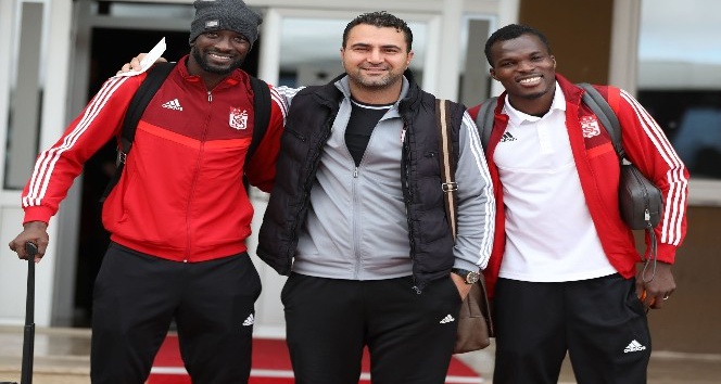 Lider Sivasspor, kupa maçı için İstanbul’a gitti