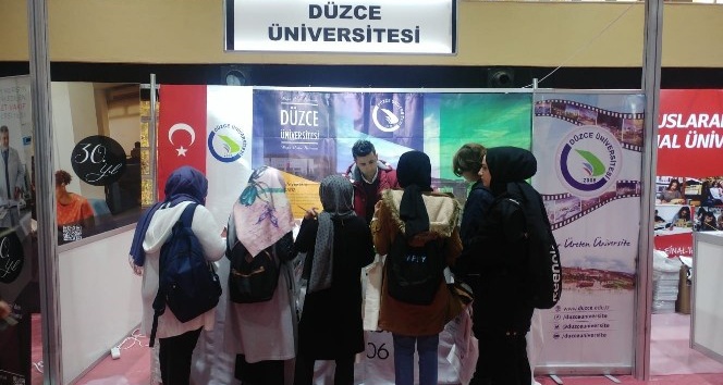 Düzce Üniversitesi Sakarya’da Üniversite Adaylarıyla Buluştu