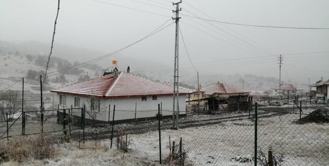 Kızılcahamam’a mevsimin ilk karı yağdı