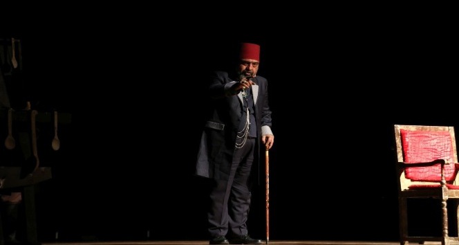 “Usta” NEVÜ’de tiyatro severlerle buluştu