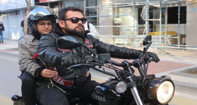 Engelli minikler motosikletle şehir turu attı