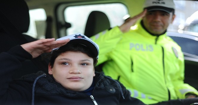 Bedensel engelli Murathan’ın en büyük hayali ‘Engelliler Günü’nde gerçek oldu