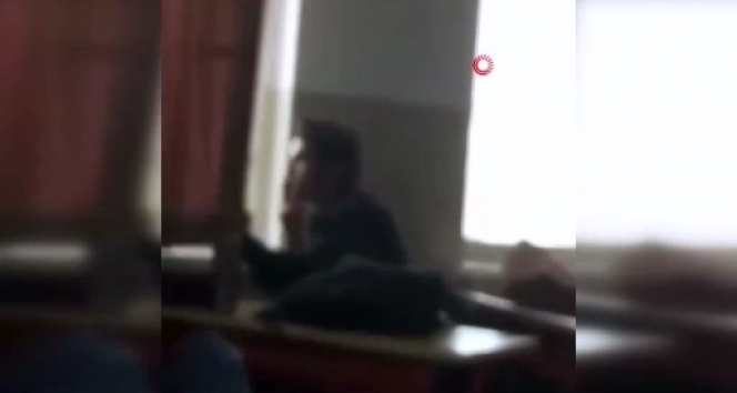 Sınıfta sigara içen öğrenciye tepki