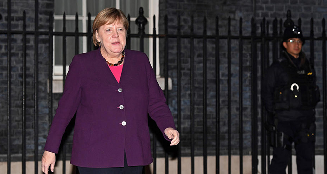 Merkel&#039;den Dörtlü Zirve sonrası açıklama