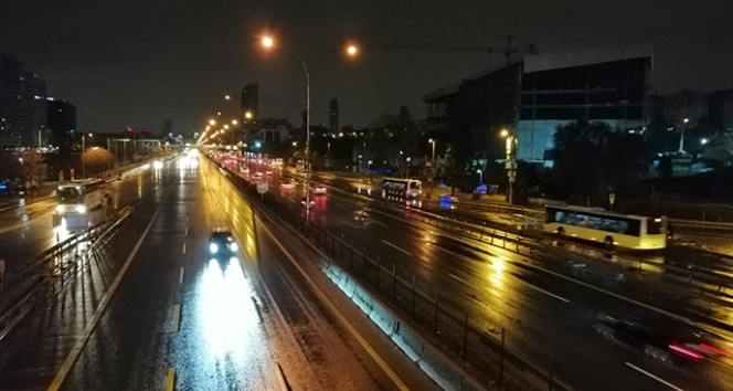 İstanbul&#039;da yağmur etkisini gösteriyor