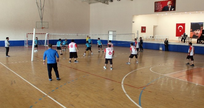 AMATEM ve TRSM’de tedavi gören hastalar voleybol maçında karşı karşıya geldi