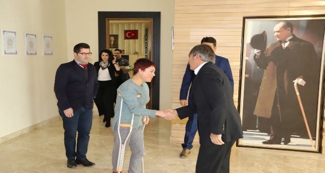 Rektör Bağlı engelli personelleri makamında ağırladı