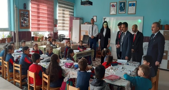 Vali Aktaş, Yazıhüyük’te zeka oyunları ve tasarım atölyesinin açılışını yaptı
