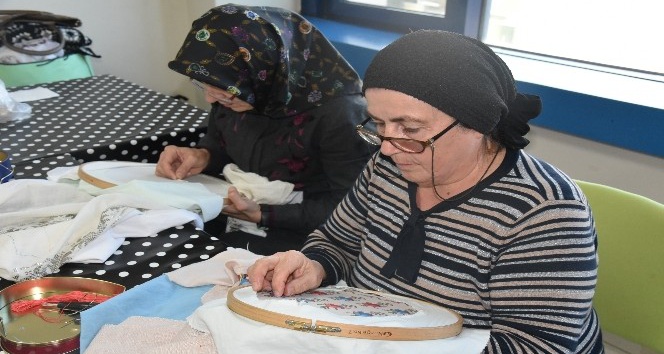 İZMEK kurslarına vatandaşlardan yoğun ilgi