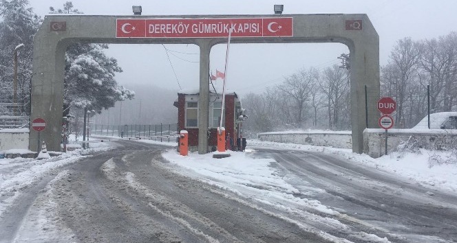 Türkiye-Balkan sınırları beyaza büründü