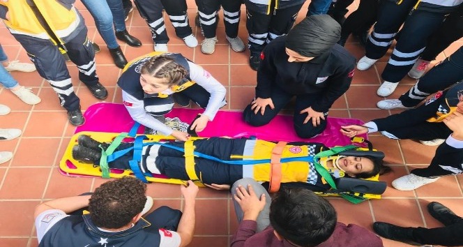 Üniversite de“112 Acil Sağlık Hizmetleri Haftası” etkinliği düzenlendi