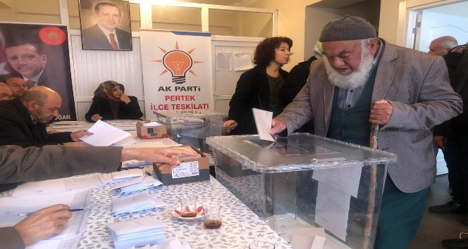 AK Parti Tunceli teşkilatında delege seçimi başladı