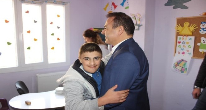Başkan Ürek engelli öğrencilerle buluştu
