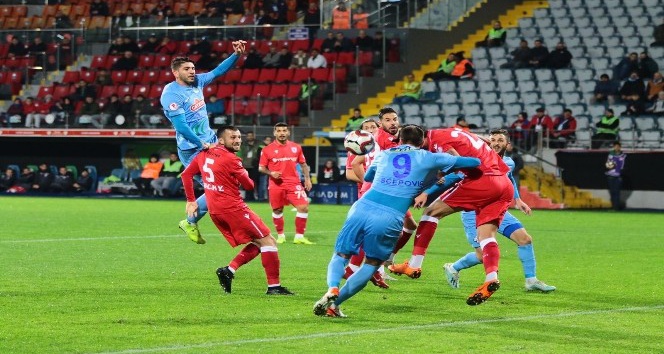 Ziraat Türkiye Kupası: Çaykur Rizespor: 3 - Yılport Samsunspor: 1 (İlk yarı)