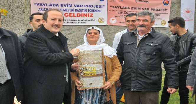 Yaylada Evim Var Projesi ile arıcılara malzeme desteği
