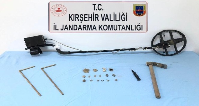 Kırşehir jandarma ekiplerinden tarihi eser kaçakçılığı operasyonu
