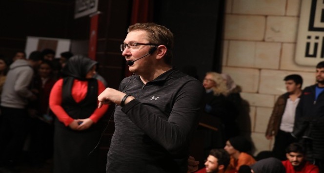NASA’da görevli Dr. Umut Yıldız, Mardinli öğrencilerle bir araya geldi
