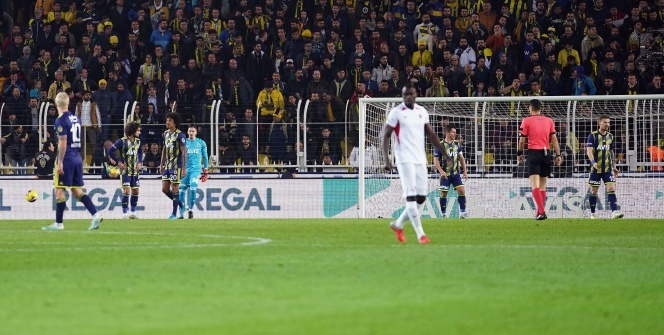 Fenerbahçe - Gençlerbirliği maçından kareler