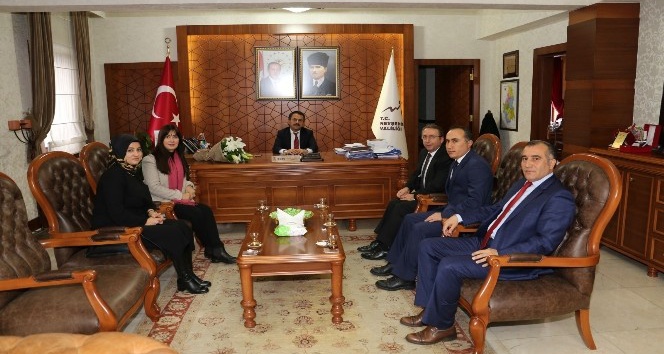 Fen Lisesi Okul Aile Birliği, Vali Aktaş ve Genel Sekreter Duru’yu ziyaret etti