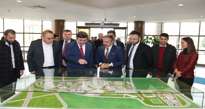 AK Parti Genel Başkan Yardımcısı Yılmaz NEVÜ’de