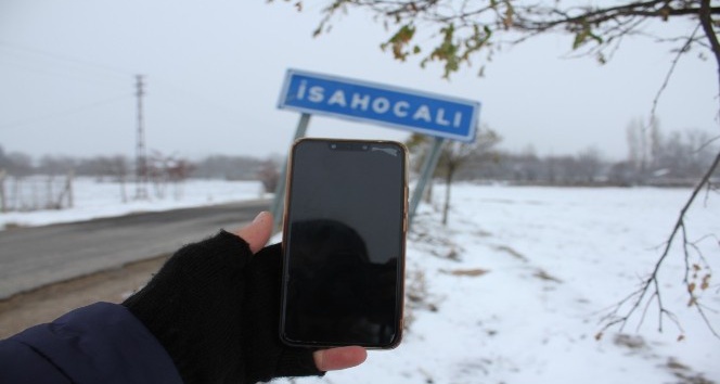 Köyde kurulan kamera sistemi ile gurbetçiler hasret gideriyor