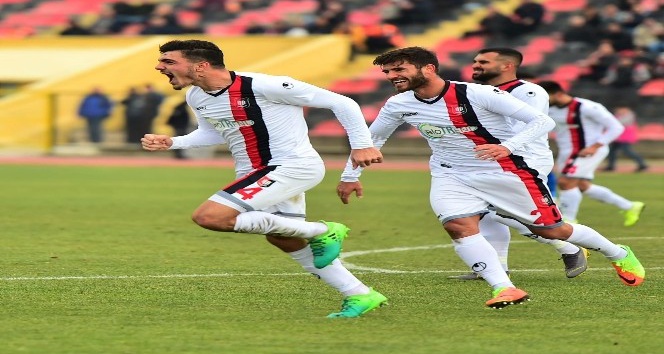 Uşakspor, Karabükpor’u 3-0 mağlup etti