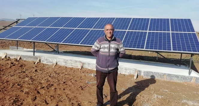 Tarlasına güneş enerjisi sistemi kurdu, sıfır maliyetle çiftçilik yapacak