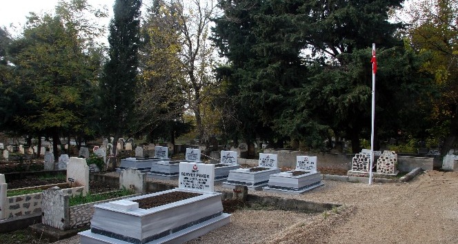 Tarihi şehitlik bakımdan geçirildi