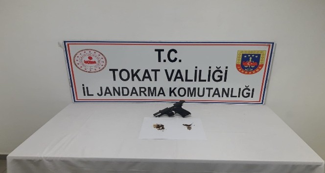Tokat’ta esrar operasyonu, 2 gözaltı