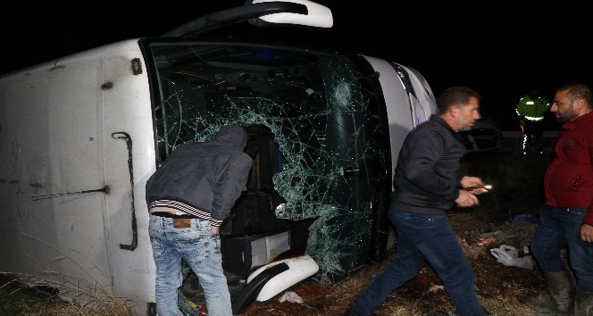 Erzincan’da yolcu otobüsü şarampole uçtu: 20 yaralı