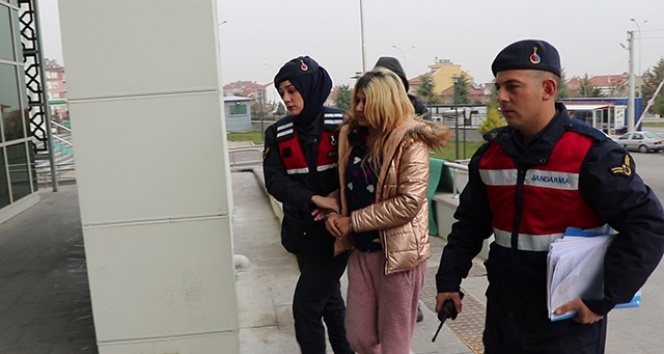 Karaman’da hırsızlık şüphelisi 1’i kadın 4 kişi tutuklandı
