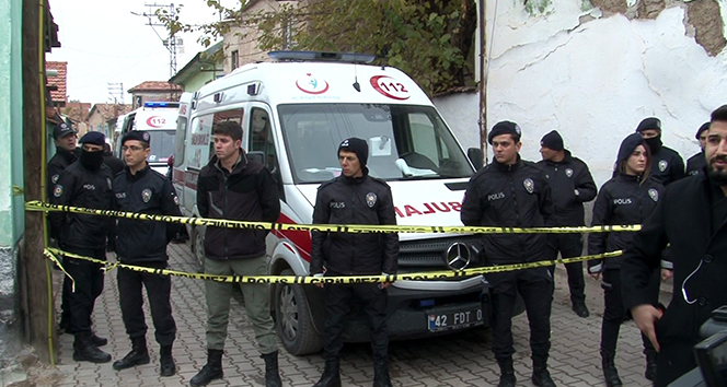 Konya’da iki katlı kerpiç ev çöktü: 3 ölü