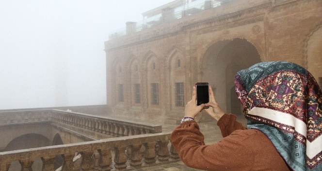 Mardin’i sis kapladı