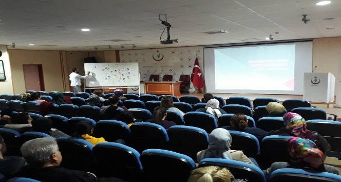 “Madde Kullanım Bozukluğunda Acil Yaklaşım" konulu eğitim