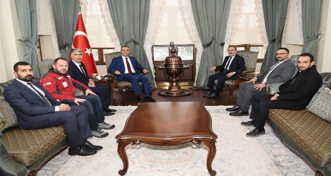 Vali Soytürk Kızılay Genel Başkan Vekili ile bir araya geldi