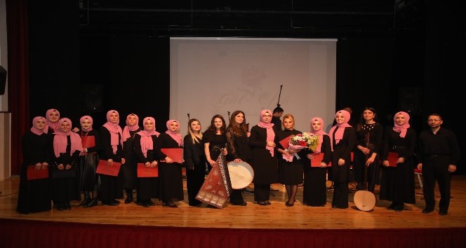 İlahiyatçı hanımlardan tasavvuf musikisi konseri