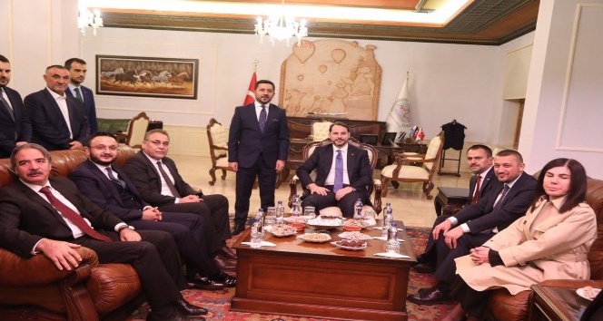 Hazine ve Maliye Bakanı Albayrak, Nevşehir Belediyesi’ni ziyaret etti